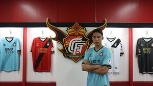 <b>경남FC</b>, 진주고 골키퍼 <b>신준서</b>와 구단 최연소 <b>준프로</b> 계약