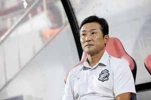 <b>이을용</b> 경남FC <b>감독</b> 자진 <b>사퇴</b> 수순