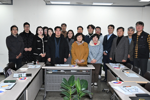 미술·전시 기사 특정 지역·단체 벗어나 경남 아울러야 - 뉴스 썸네일 이미지